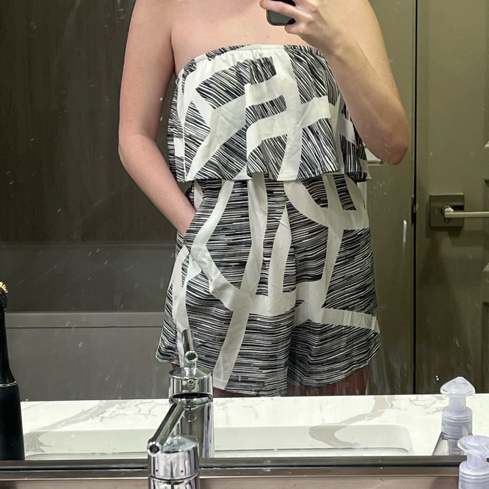 Romper with a pattern and pockets